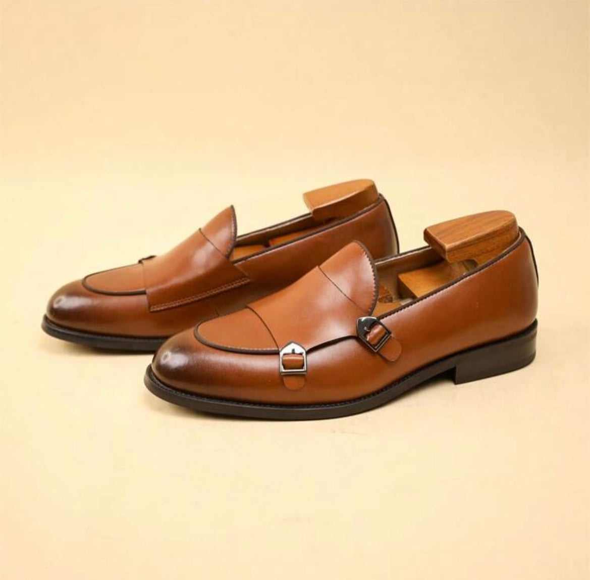 Refined Buckle Leather Shoes