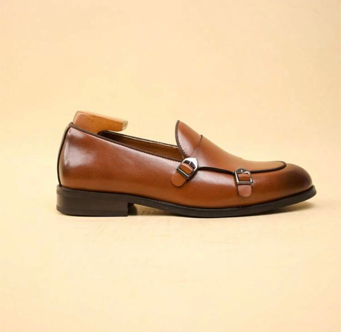 Refined Buckle Leather Shoes